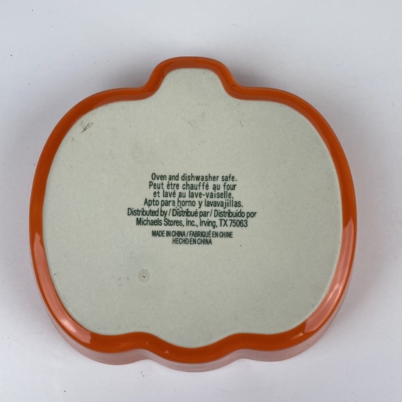 Michael’s Stoneware Ghost & Pumpkin Baking Dishes set of 2 6” - Picture 7 of 15